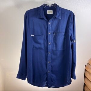 CABELA’S MENS Button Down Shirt in Navy with 1 zip breast pocket & 2 regular